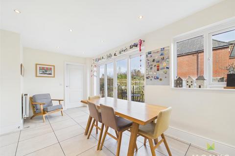 4 bedroom detached house for sale, Juniper Road, Shrewsbury