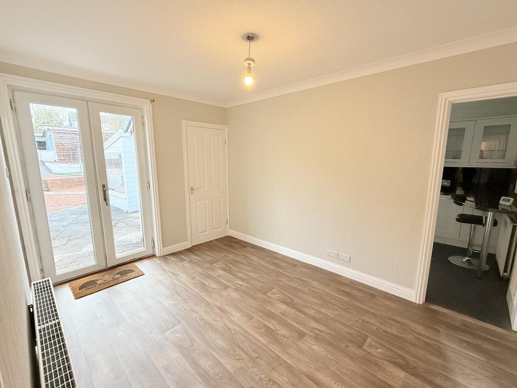27 Abercromby Road, Castle Douglas, DG7 1 BA - Brai