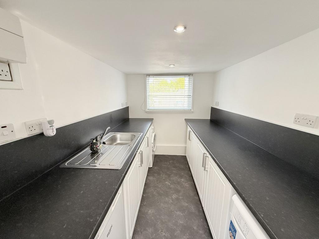 27 Abercromby Road, Castle Douglas, DG7 1 BA - Brai