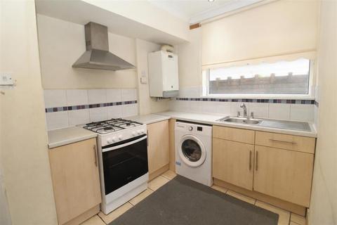 2 bedroom flat to rent, North Road, Cardiff CF14