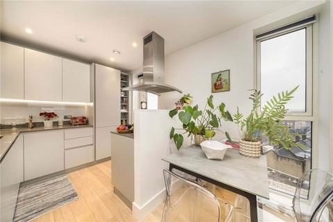 2 bedroom flat to rent, Stockwell Park Walk, London SW9