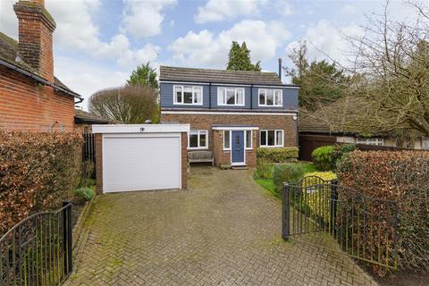 3 bedroom detached house to rent, Bramber, Ball Lane, Kennington