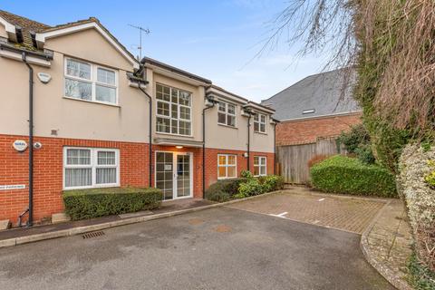 Walnut Grove, Wooburn Green, HP10