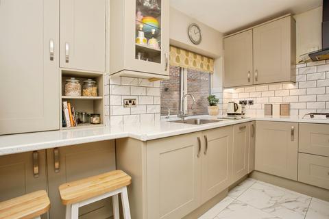 2 bedroom apartment for sale, Bushey Hall Road, Bushey