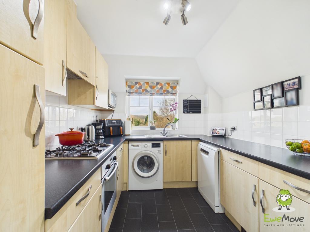 Ewe Move Estate Agents Basingstoke - Elder House