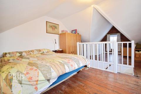 3 bedroom end of terrace house to rent, Bridge Road Cowes PO31