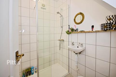 3 bedroom end of terrace house to rent, Bridge Road Cowes PO31