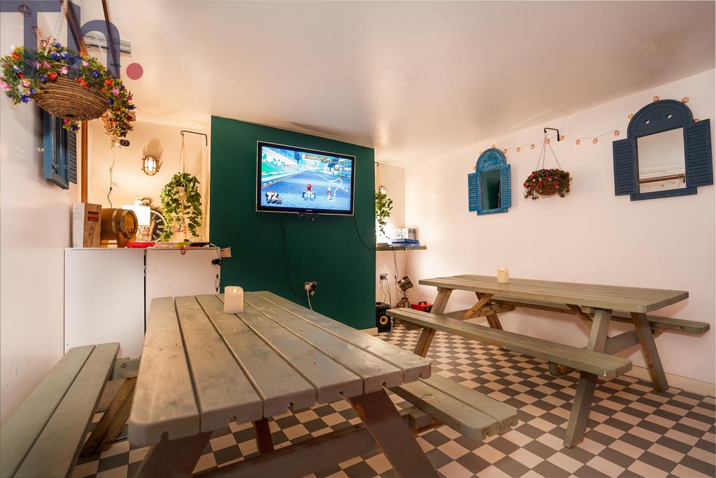 Lower Ground Floor Dining Area 2