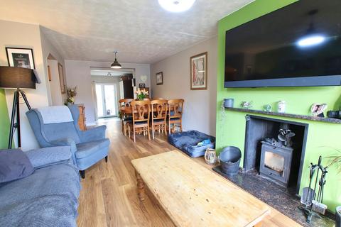 3 bedroom terraced house for sale, Fairway, Northampton NN2