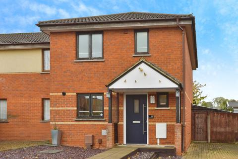 2 bedroom end of terrace house for sale, Coles Avenue, Leadenhall, Milton Keynes