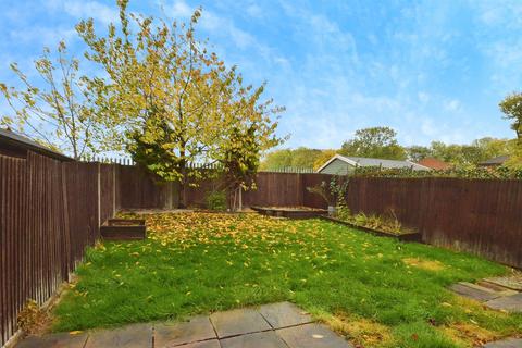 2 bedroom end of terrace house for sale, Coles Avenue, Leadenhall, Milton Keynes