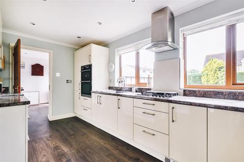 4 bedroom detached house for sale, Tormarton Road, Marshfield, Chippenham