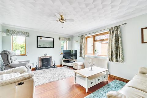 4 bedroom detached house for sale, Tormarton Road, Marshfield, Chippenham