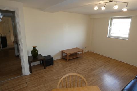 2 bedroom terraced house to rent, Wallace Street, Glasgow G5