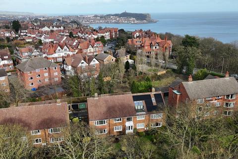 3 bedroom flat for sale, Sea Cliff Road, Scarborough, YO11