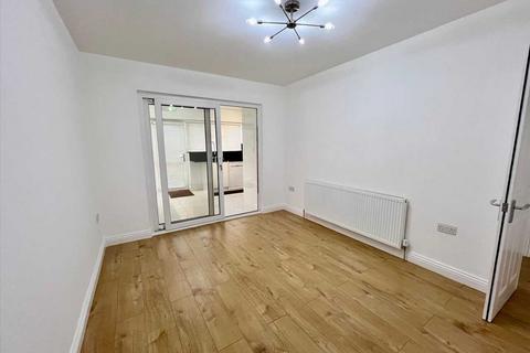 undefined, Stoke Poges Lane, Slough