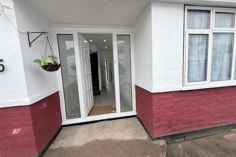 3 bedroom semi-detached house to rent, Brook Drive, Harrow HA1
