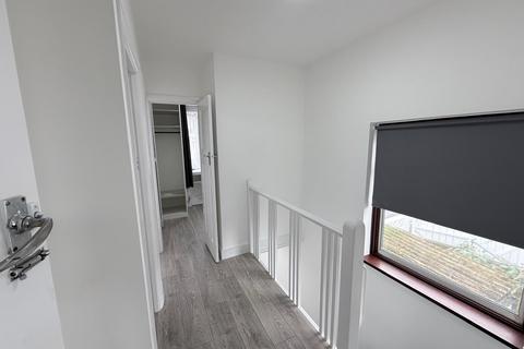3 bedroom semi-detached house to rent, Brook Drive, Harrow HA1
