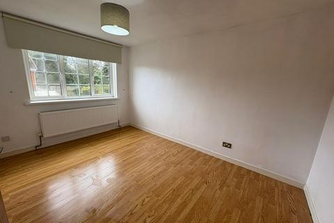 undefined, Cae Syr Dafydd, CARDIFF
