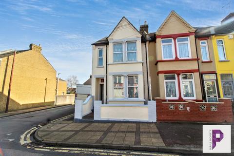 undefined, College Avenue,  Gillingham, ME7