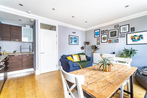 2 bedroom flat for sale, Kentish Town Road