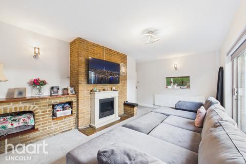 4 bedroom detached bungalow for sale, Wragby Road, Sudbrooke