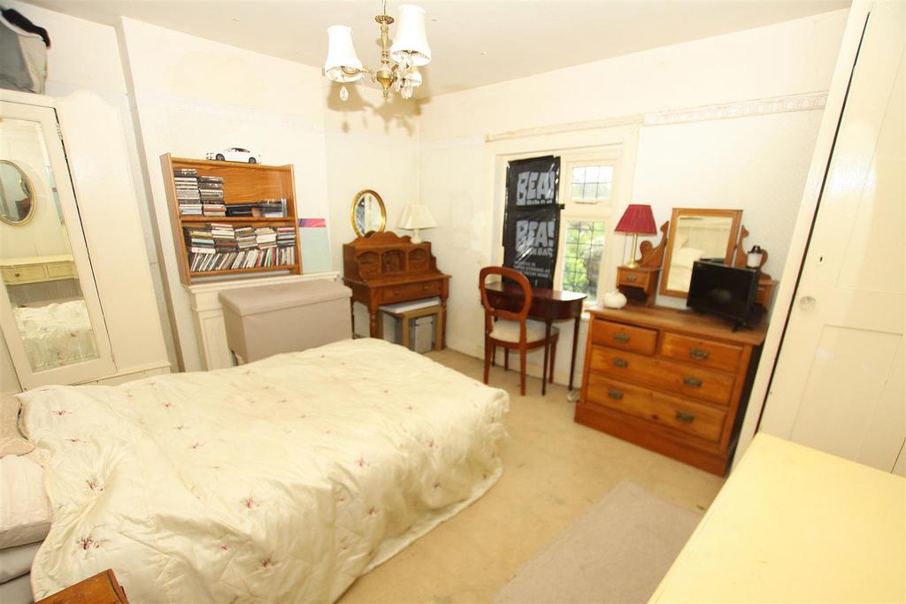 Bedroom 2a.jpg