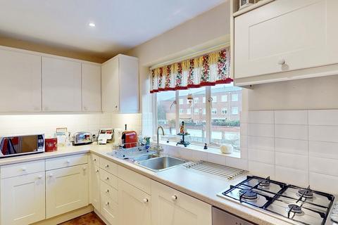 2 bedroom flat for sale, Stanmore Gardens, TW9