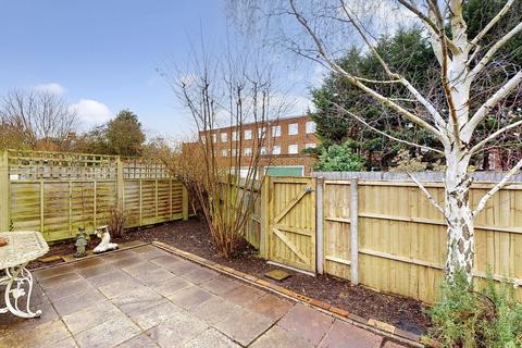 2 bedroom flat for sale, Stanmore Gardens, TW9