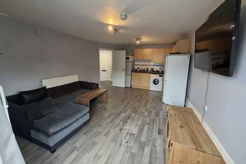 7 bedroom flat to rent, Portswood Road, Portswood, Southampton, SO17