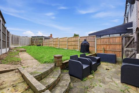 2 bedroom terraced house for sale, Holt Way, Chigwell, IG7