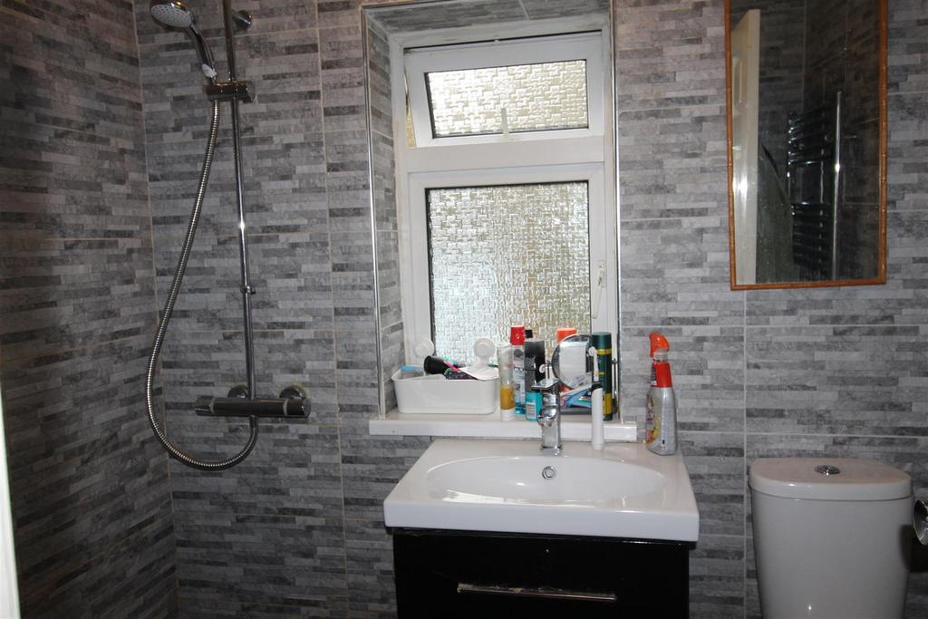 Bathroom.JPG