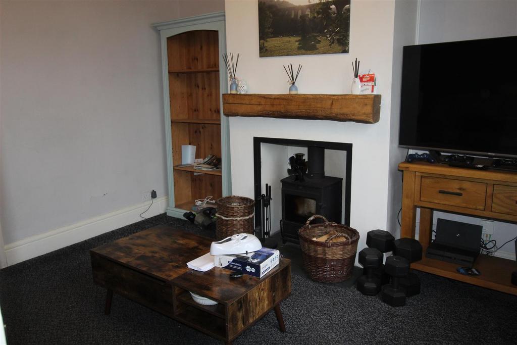 Living room 2.JPG