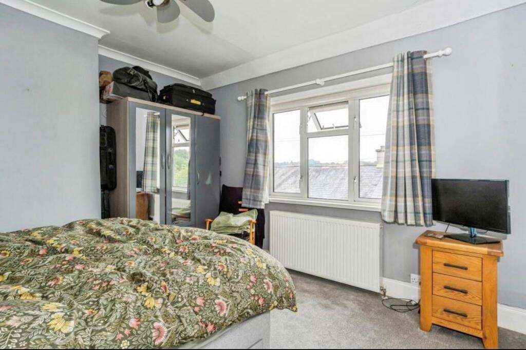 New main bedroom.jpg