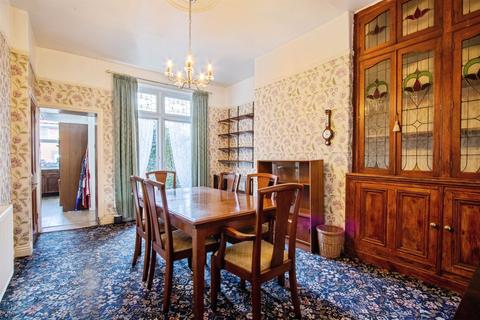 4 bedroom terraced house for sale, Fountain Street, Morley, Leeds