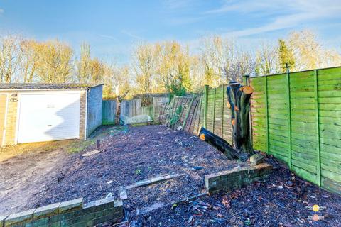 undefined, Favell Drive, Milton Keynes MK4