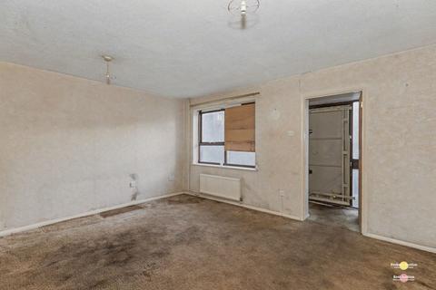 undefined, Favell Drive, Milton Keynes MK4