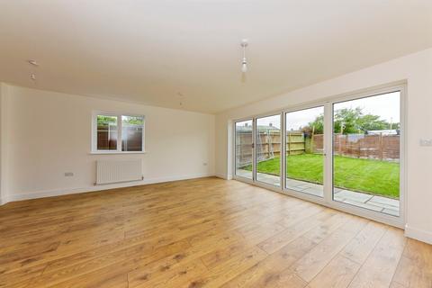 3 bedroom semi-detached house for sale, Churchill Road, Stamford