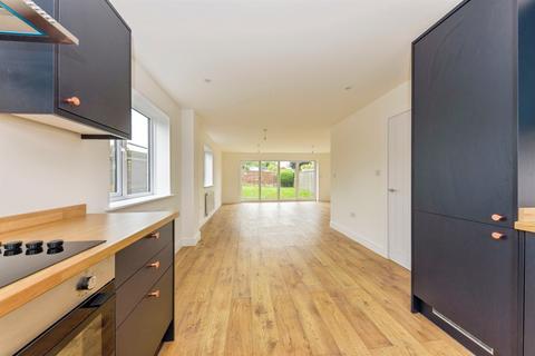 3 bedroom semi-detached house for sale, Churchill Road, Stamford