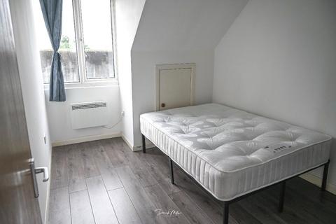 2 bedroom flat to rent, South Ealing Road, London, W5