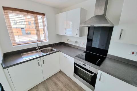 2 bedroom terraced house to rent, Rhodfa Cambo, Barry, CF62