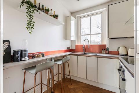 2 bedroom flat for sale, Kingsdowne Road, Surbiton KT6