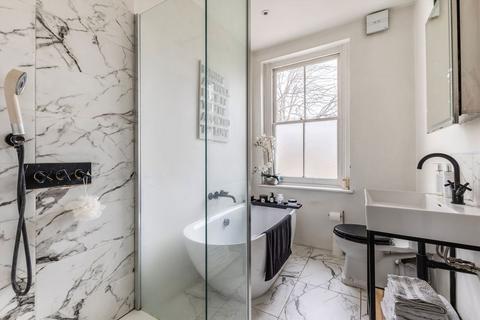2 bedroom flat for sale, Kingsdowne Road, Surbiton KT6