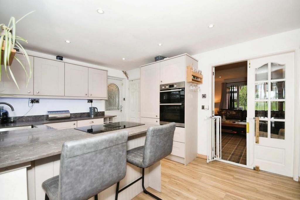 KITCHEN 03.jpg