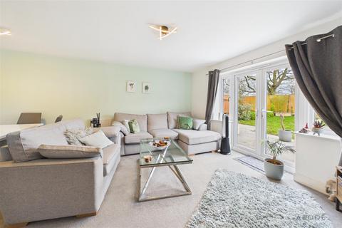 2 bedroom end of terrace house for sale, Sidings Drive, Burton-On-Trent DE15