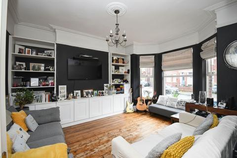4 bedroom semi-detached house for sale, Pine Grove, Monton, M30
