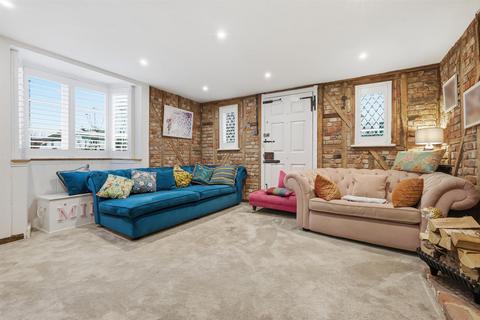 undefined, High Street, Hunsdon SG12
