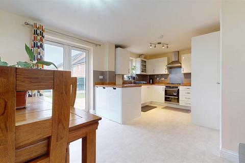 4 bedroom house for sale, Angus Way, Milton Keynes MK8