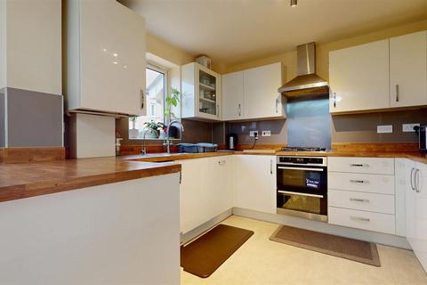 4 bedroom house for sale, Angus Way, Milton Keynes MK8