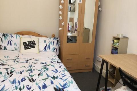 5 bedroom terraced house to rent, Tiverton Road, Birmingham B29